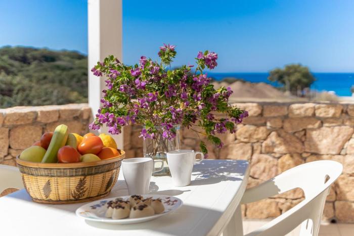 Sardegna Isola Rossa Casa Mirta vista mare e wifi