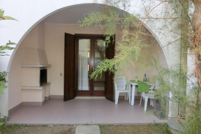 Inviting and cozy apartment with swimming pool