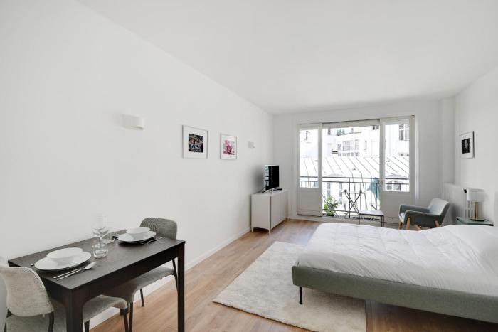 Bright Studio for 2 - Champs-Elysées