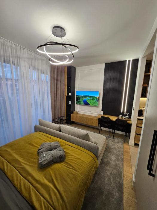 Dimiant Lux River BW