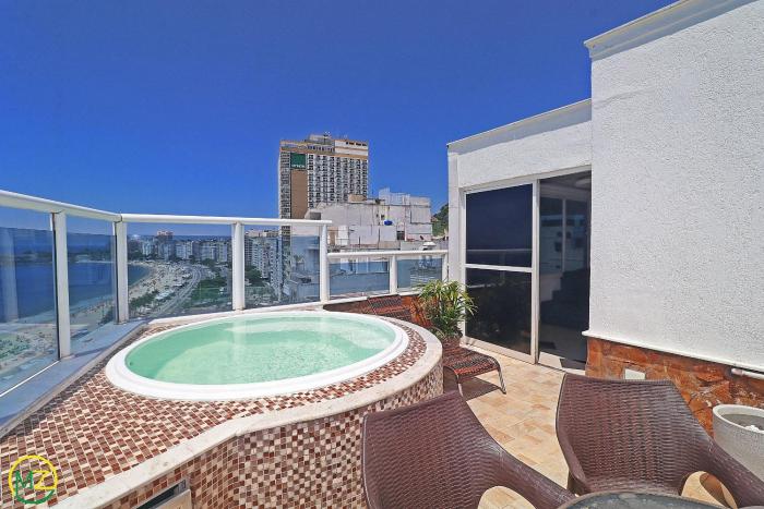 Incrível cobertura c jacuzzi & vista frontal mar