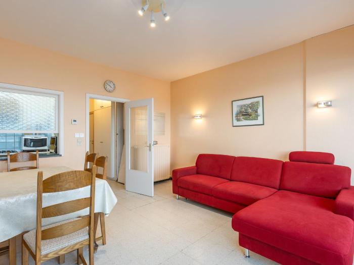 Ground floor apartment with sea view and garage