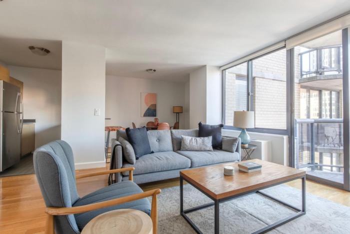 Blueground Midtown gym nr times square NYC-1410