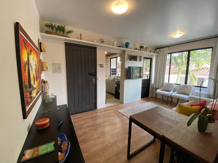 Apto tranquilo a 3min da praia Canasvieiras FML202