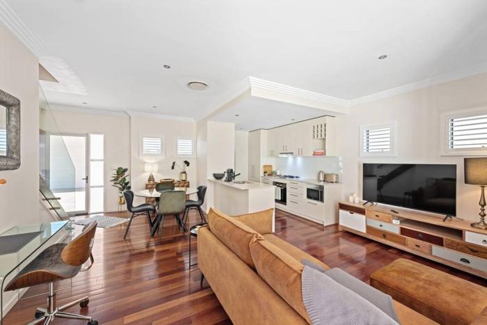 Blissful Bulimba ~ 3Bed2.5Bath1Car ~ Townhouse