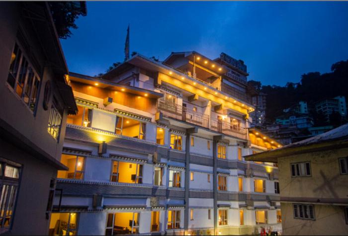 Kingston by Yagi, 600 meters from M G Marg Gangtok