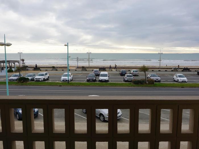 Appartement 2 Chambres Face Mer à Saint-Jean-de-Monts, Entre Casino et Palais des Congrès - FR-1-323-337