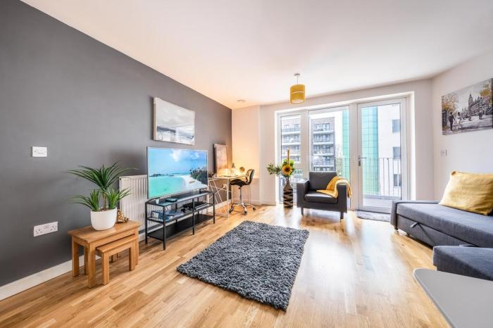 Very Modern 17min London Paddington, 8min legoland