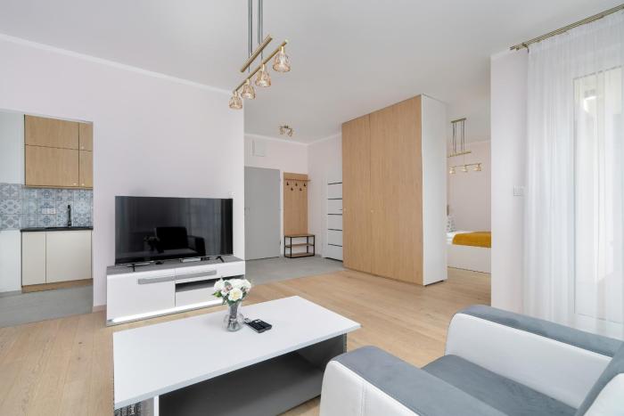 Apartment with Balcony and Free Parking in Poznań by Noclegi Renters