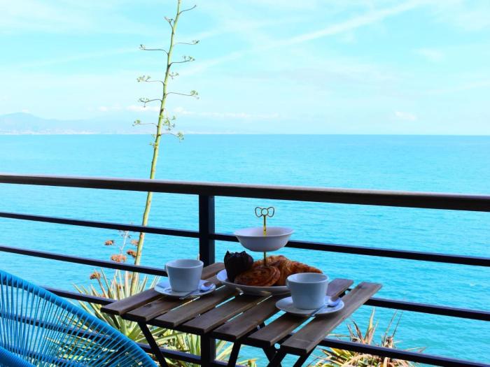 Luminoso estudio en Castillo Santa Clara