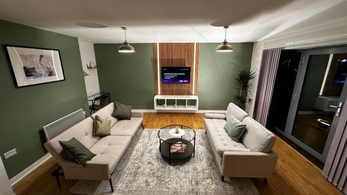 Long Stay - Free Parking - Contractors - Train Station - Students