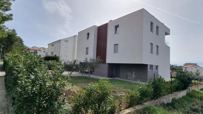 Apartments with parking space Podstrana, Split - 22298