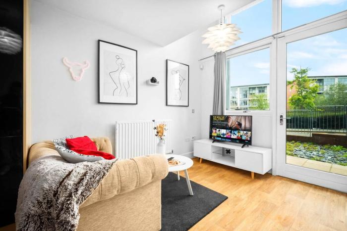 Birmingham City Centre - Terrace - King-size Bed - WIFI - Netflix - Top Rated - 42M