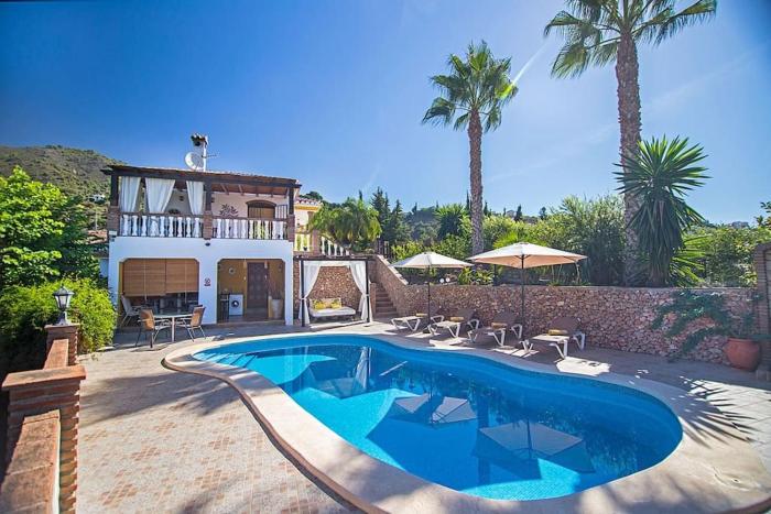 Maravillosa villa con piscina en Frigiliana AX-38F