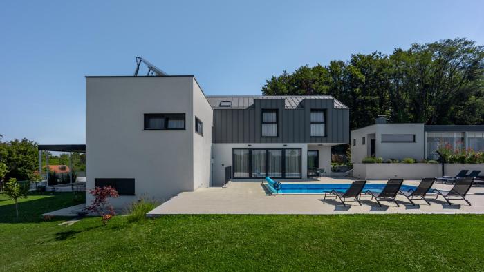 Casa Cielo, new modern villa with outdoor pool