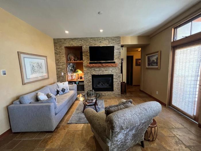 Gorgeous Granita Ski in-Ski out