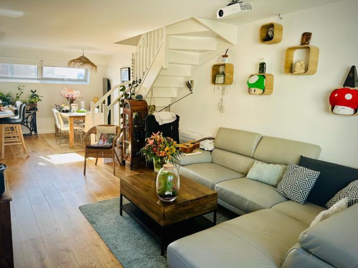 3 Subway, 15 Center, AC, Parking, Calm, Balcony