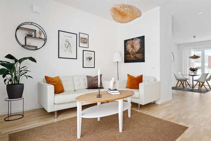 Luxurious newly built villa with patio and private parking