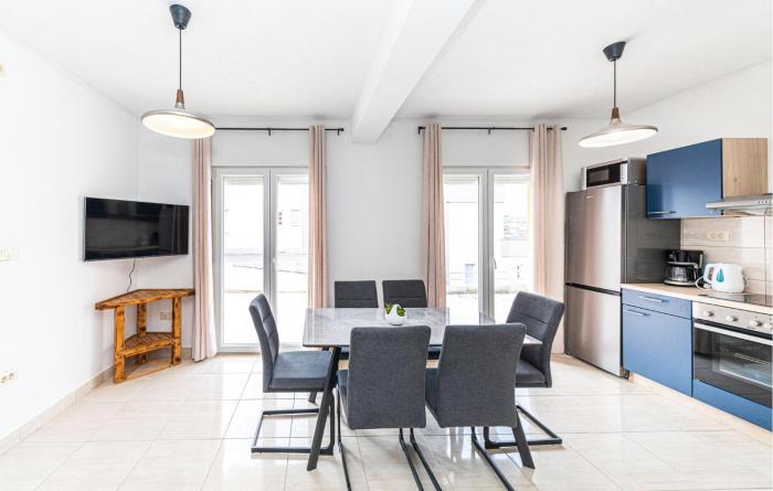 Lovely Apartment In Sevid With Kitchen