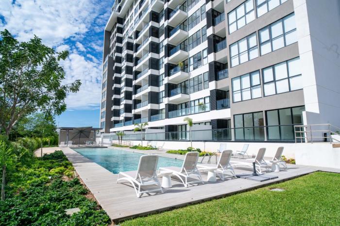 12173 Brand new lux Signature Condo US Consulate