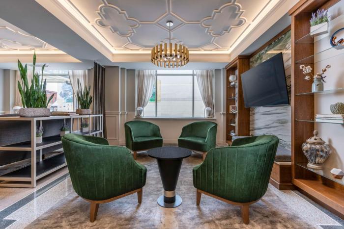 Hotel Elkhart, Tapestry Collection By Hilton