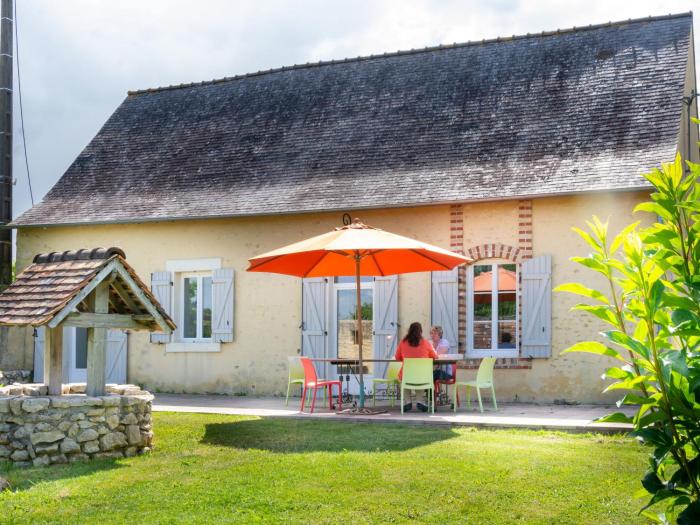 Gîte 8 pers. avec jardin et terrasses, 4 chambres, proche Le Mans et Sablé, idéal pour familles - FR-1-410-192