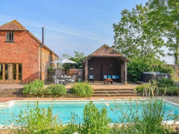 Luxury Farm House with Heated Pool & Jacuzzi