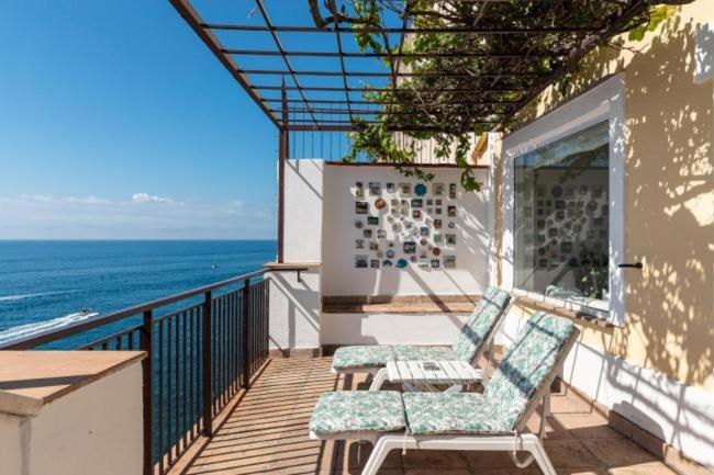 Villa Sea view on the rocks