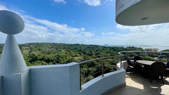 10G Perfect 2 Bedroom with Ocean and Jungle Views