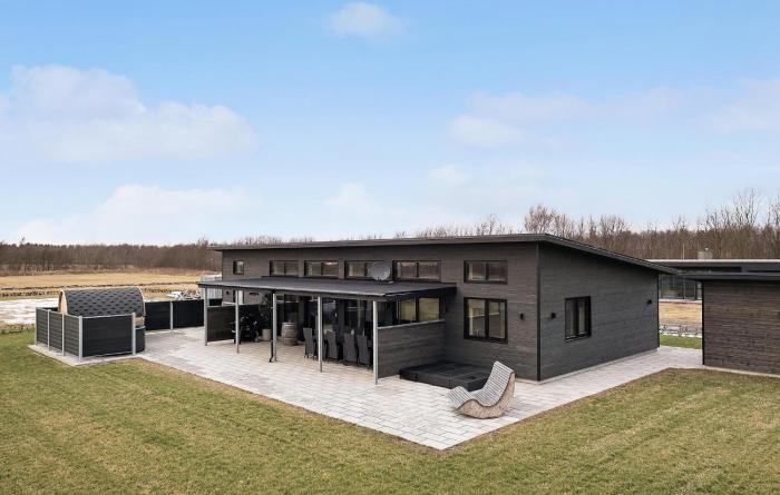 5 Bedroom Lovely Home In Hadsund