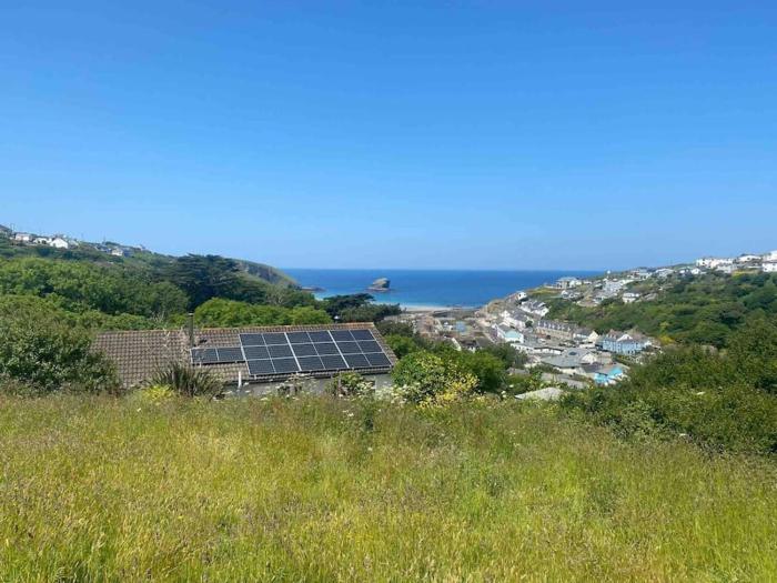Cliffside 3 Bedroom House with Sea Views