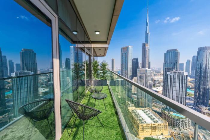 The Cinephile Burj Khalifa View 2BR Dubai