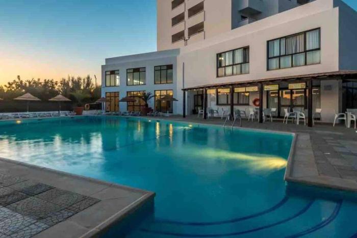 Ocean Eyes. Amazing 180º view of the sea and city