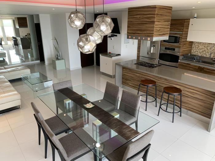 Well equipped condo with splendid sea view