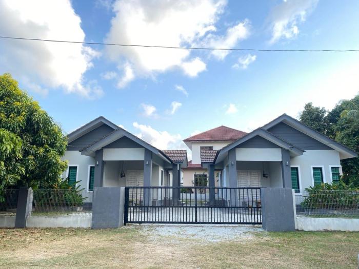 Al-Qamar Homestay