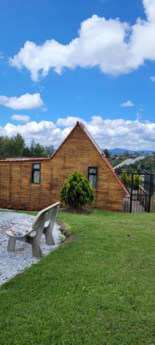 Cabaña con JacuzziZona BBQ y Malla catamarán en Guarne