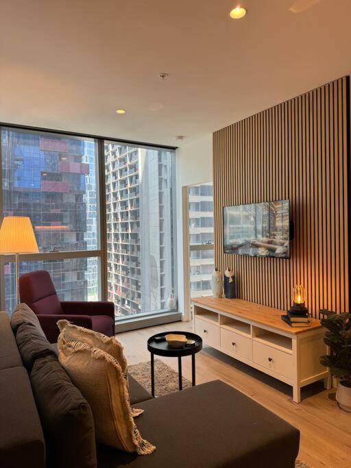 Modern City View 2BdRoom for Six