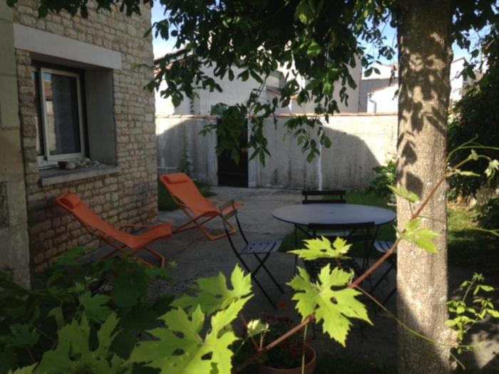 Maison confortable avec jardin