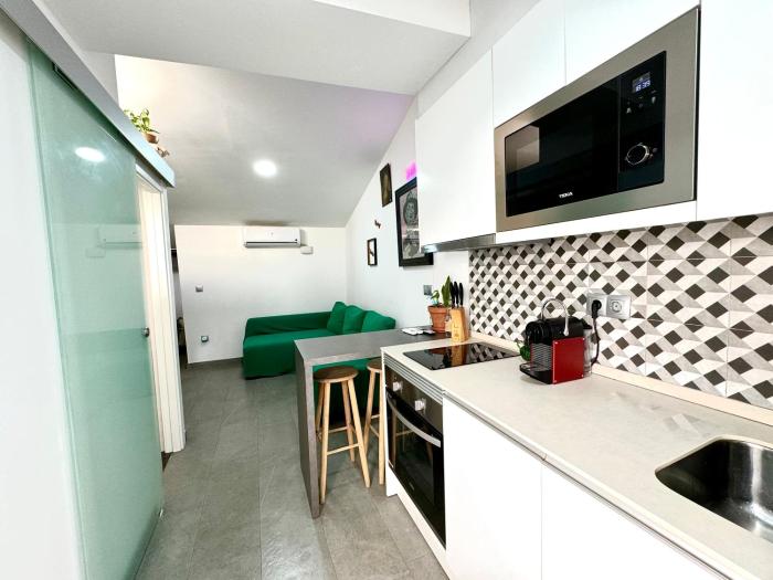 NUEVO Casco Antiguo, playa y castillo