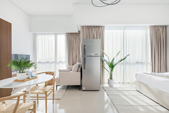 Silkhaus Vacation Homes Luxury Studio in Residential Neighborhood