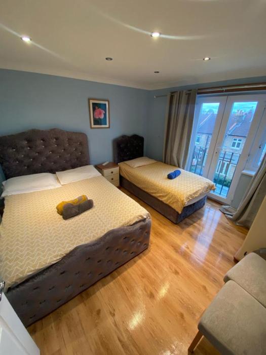 Nice 3 Bedroom Apartment - Ealing