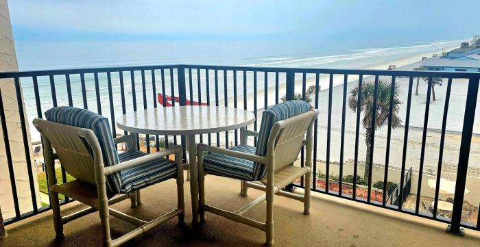 410 - Boho Fourth Floor 11 Sleeps 2