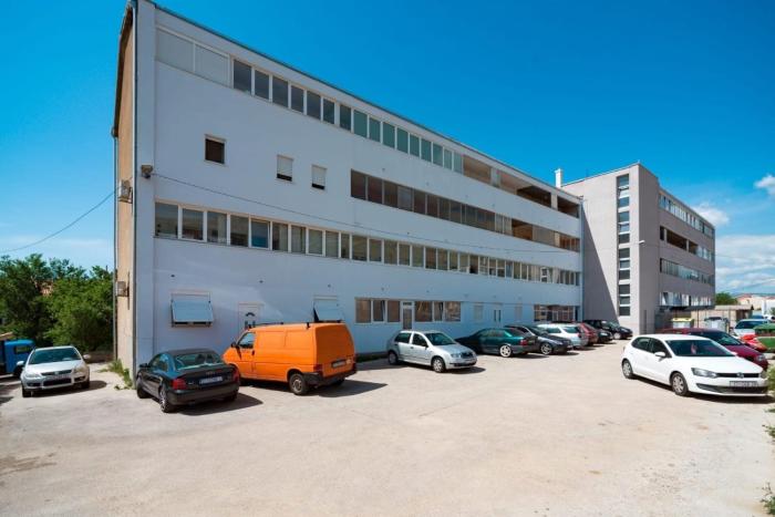 Apartments with parking space Kastel Sucurac, Kastela - 22456