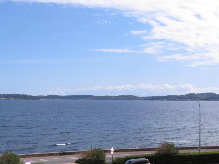 Appartement climatisé 2 pièces avec vue mer, centre-ville Sainte-Maxime, animaux acceptés - FR-1-780-26