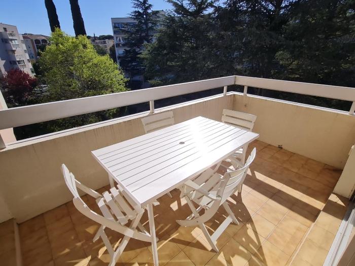 Appartement 2 pièces, balcon, parking, animaux acceptés, Sainte-Maxime - FR-1-780-46