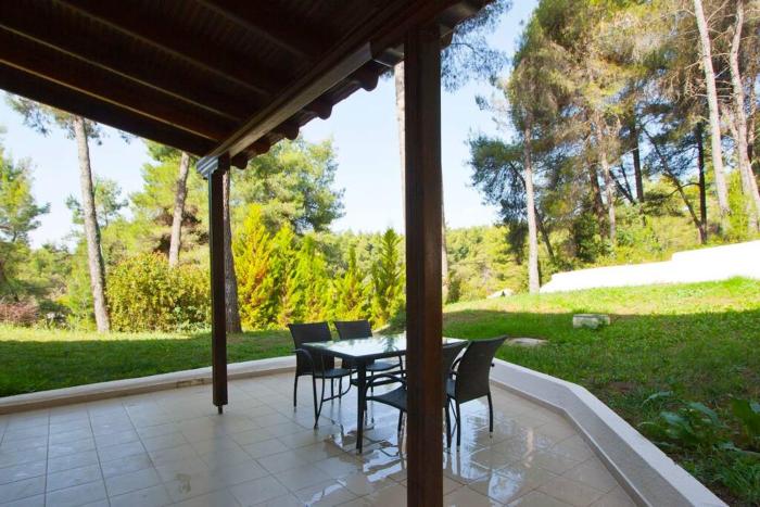 Ekatis Apartment in Sani