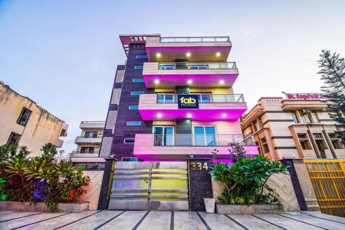 FabHotel VR Stay - Nr Huda City Centre Gurugram