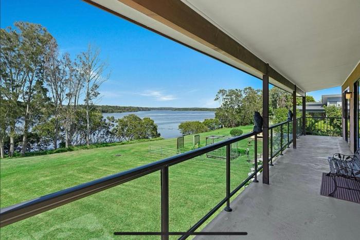 Escape to the River with Spectacular Views. Whole house at Greenwell Point.