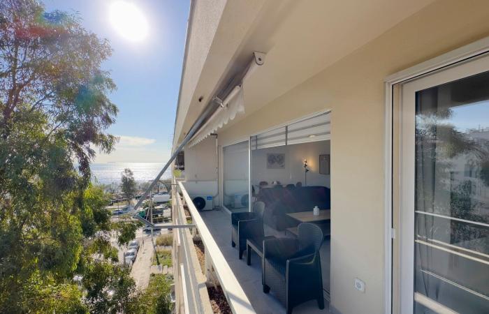 Kanari Sea View 55sqm apt in Alimos