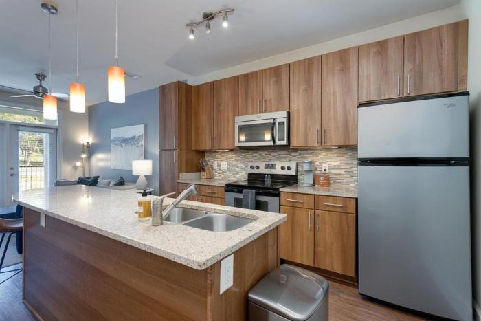 Landing Modern Apartment with Amazing Amenities (ID136)